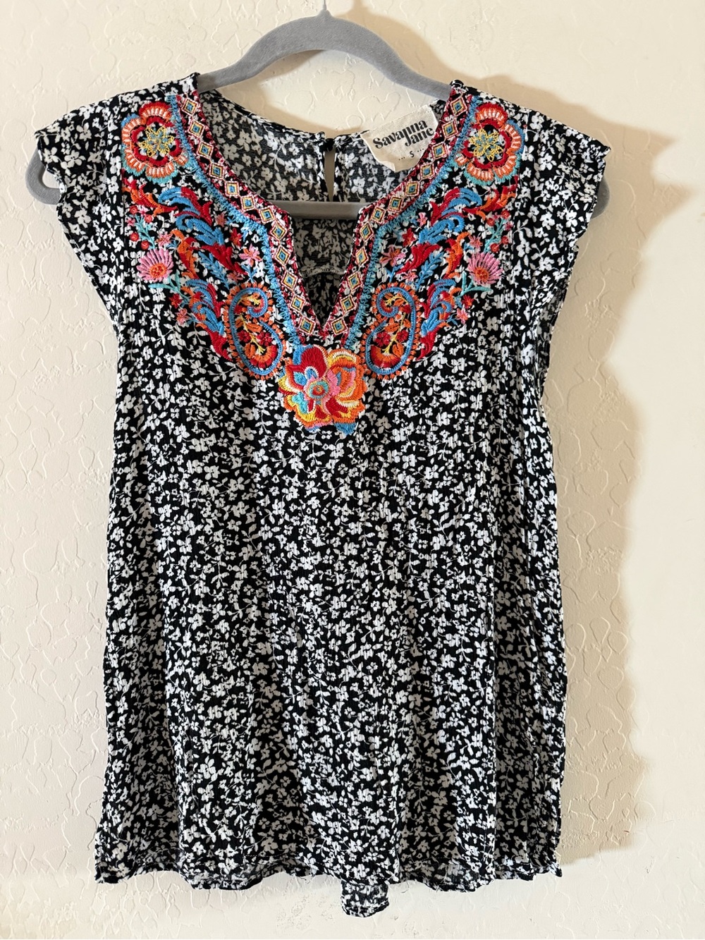 Savanna Jane, small, floral embroidered black-and-white top